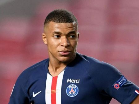 Mbappe “dở khóc dở cười” vì tin đồn PSG chấp thuận mức giá 300 triệu euro